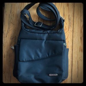 GUC Travelon RFDI black crossbody bag